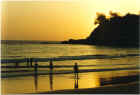 kovalam-beach-sunset2.jpg (211203 bytes)